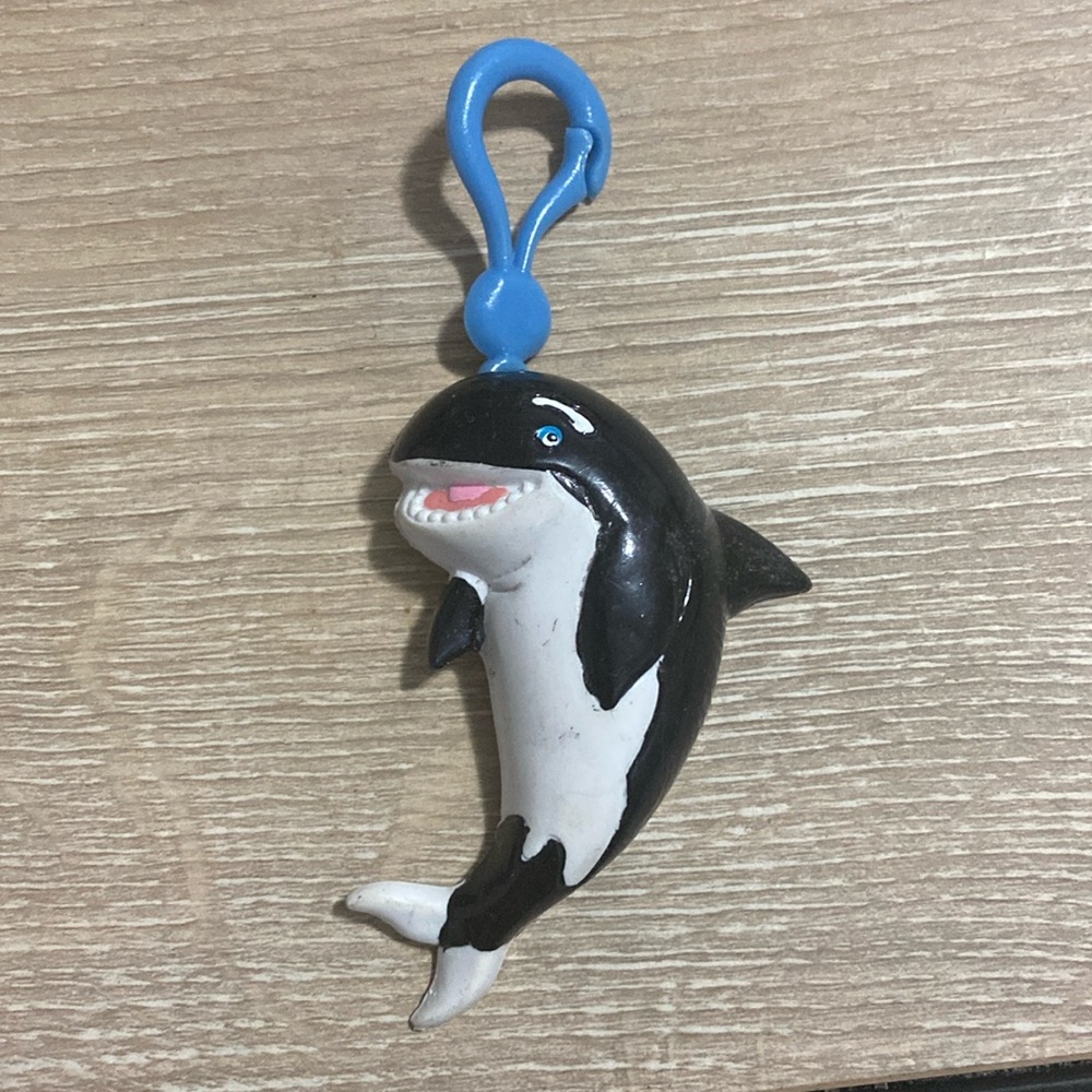 Vintage 1988 Shamu Seaworld Orca Keychain